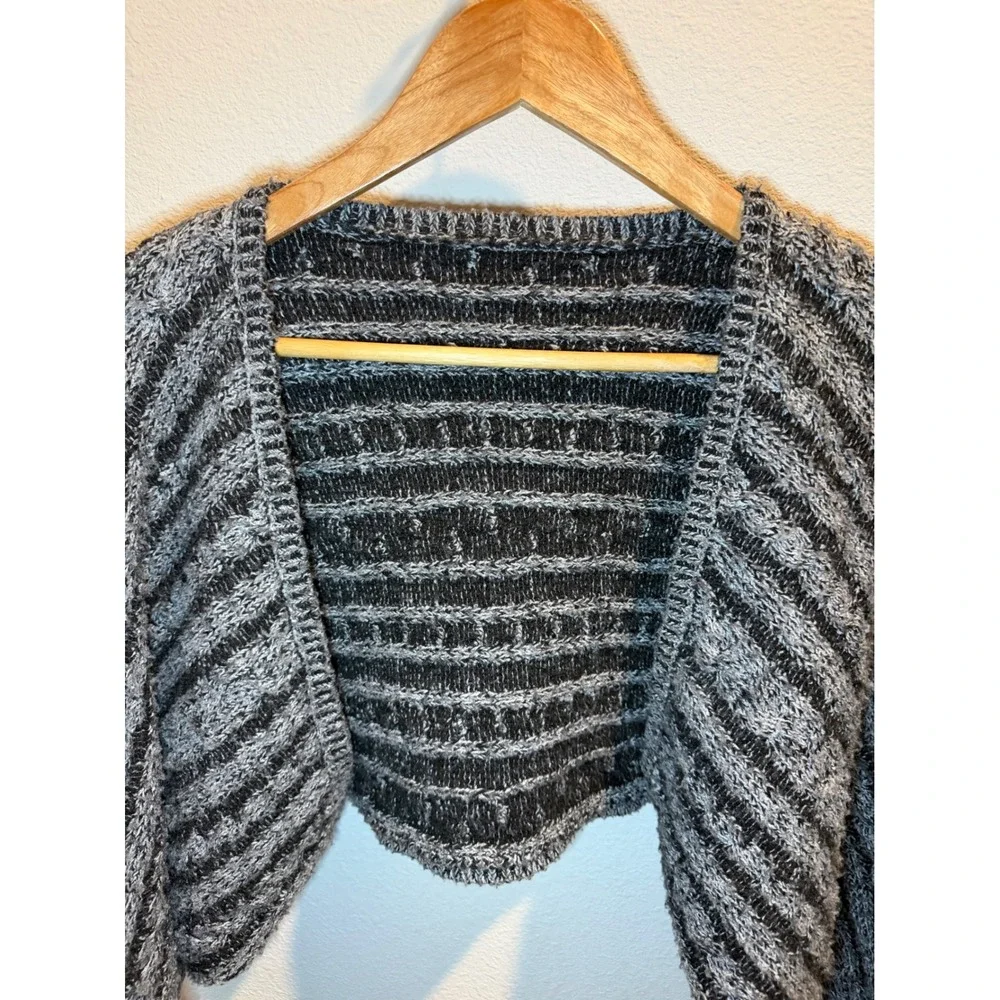 N/A cropped shrug